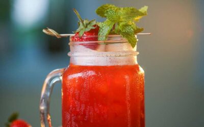 3 cocktails sans alcool à base de fraises Rouge Alpilles