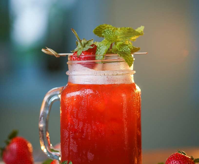 3 cocktails sans alcool à base de fraises Rouge Alpilles